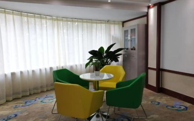 Super 8 by Wyndham Weifang Ba Jiu Hospital Qingping Road