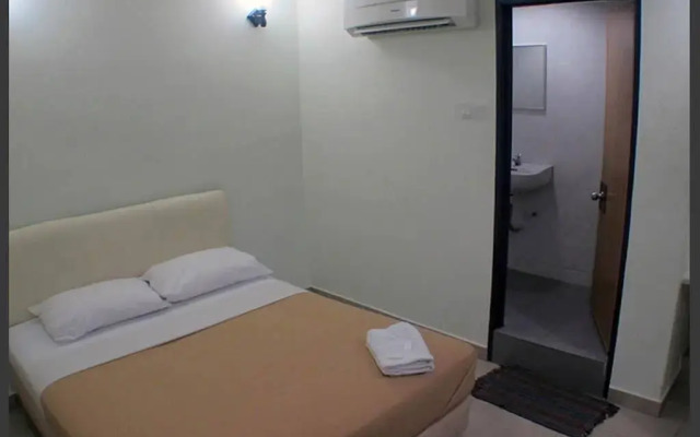 JRL Budget Inn Hotel