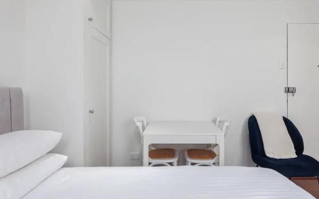 Light-filled Studio Near Rushcutters Bay Park