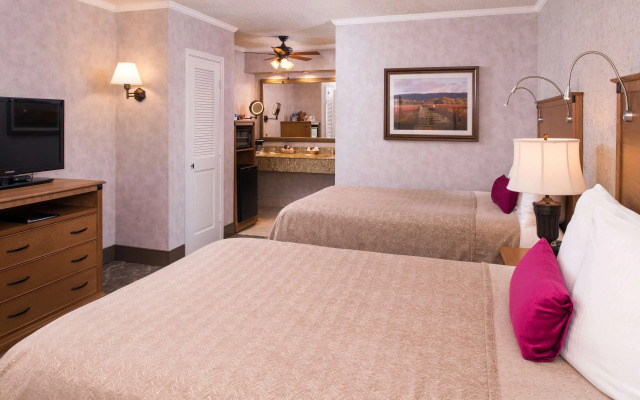 Best Western Plus Black Oak