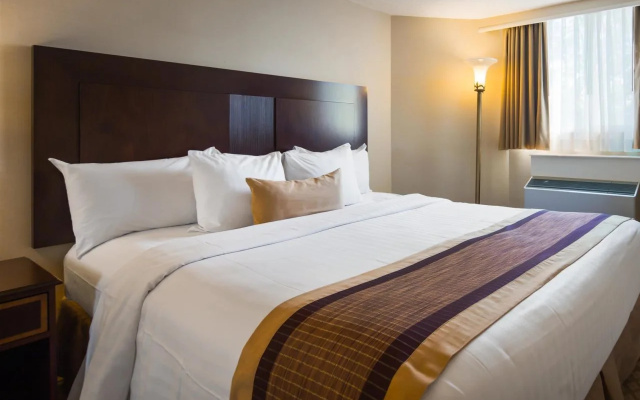Best Western Plus Victoria Park Suites
