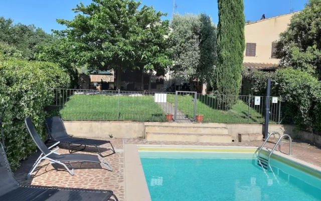 Group Retreat With Garden in Tuscany