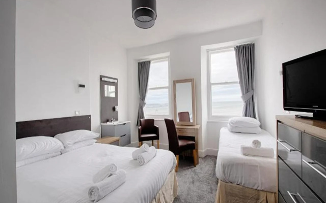 Whitehouse Hotel