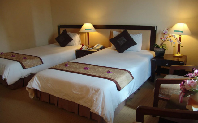 New Season Hotel