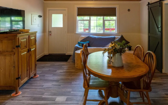 Barefoot Villas Cabin 1 Beaver w/ Hot tub