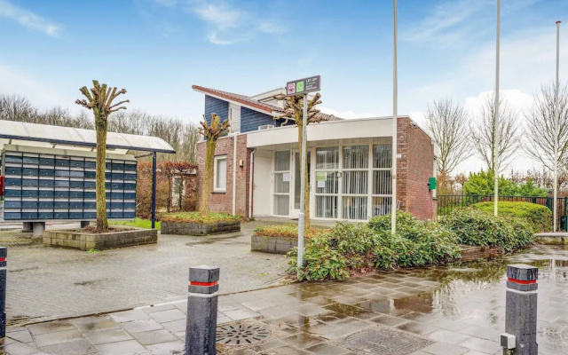 Spacious Holiday Home in Zeewolde With Garden