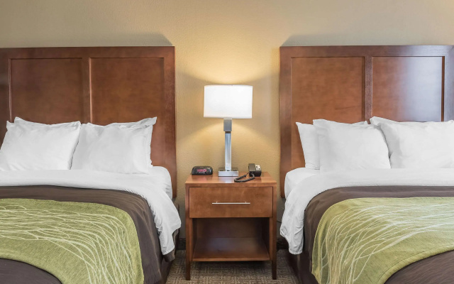 Comfort Inn & Suites Piqua-Near Troy-I75