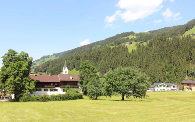 Apartment in Hopfgarten with Ski-Storage, Garden & Parking