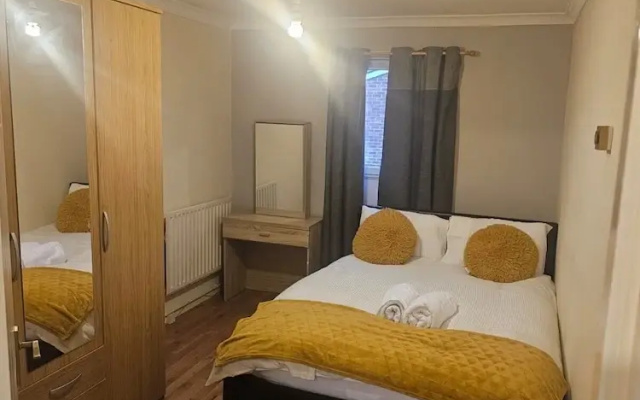 Cozy London Apartment Near River Thames