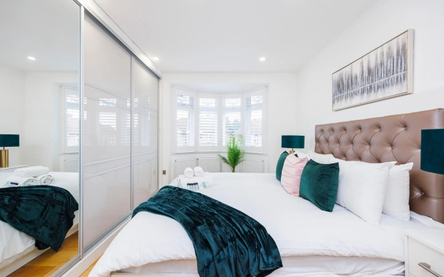 Luxurious - Pool Table - Games Room - Free Parking