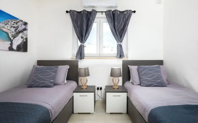 Sunlit Modern Home Country Views Xemxija