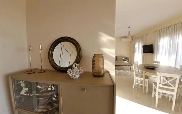 Evangelia's Residence - 3 Bedroom Sea View Apartment
