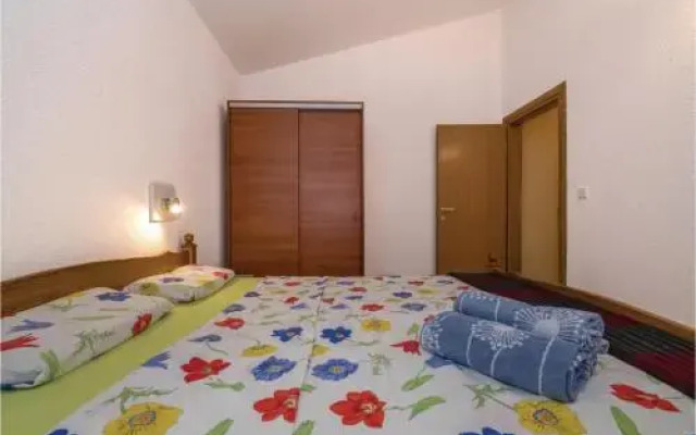 Six Bedroom Holiday Home in Medulin