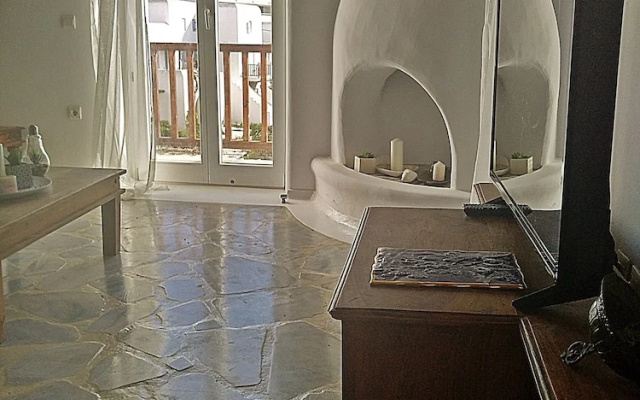 Ornos Suites