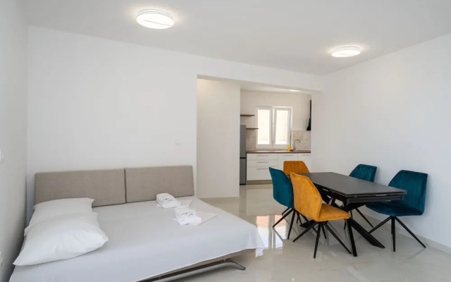 Deluxe Apartment Rita 5