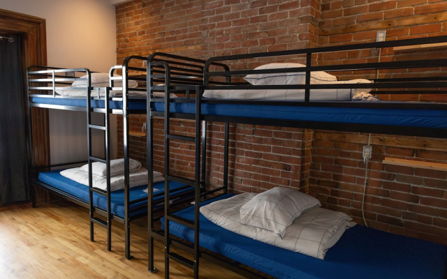 Treehouse Hostel