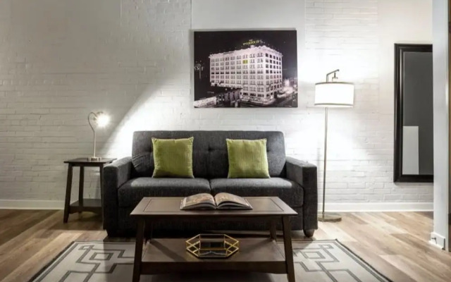 Contemporary 2BR 2BA Apartment In Downtown Indianapolis by CozySuites
