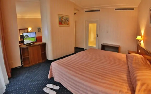 Imperial Hotel, Riviera Holiday Club