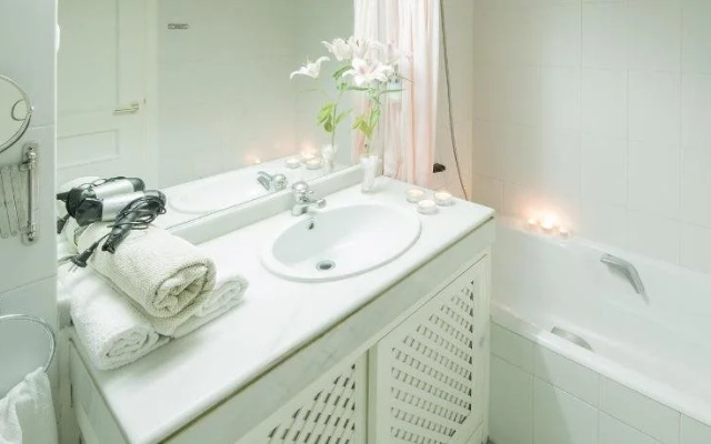 Apartamentos Puerto Marina Beach