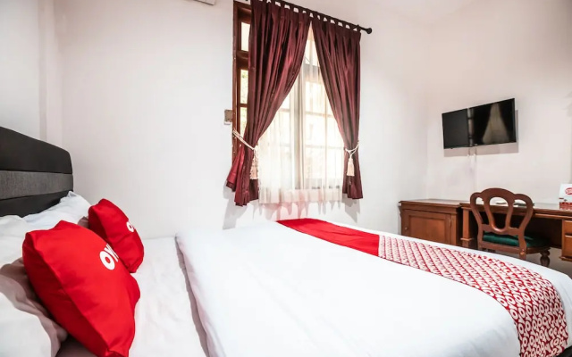 Kost Kuningan Executive Boading House by OYO Rooms