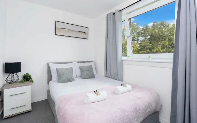 Stylish 4bed Home Free Parking 20 Min to Edinburgh