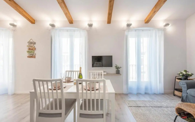Lovely and bright apartment in the heart of Banyoles