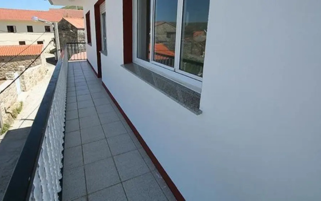 Apartment - 4 Bedrooms with Sea views - 107766