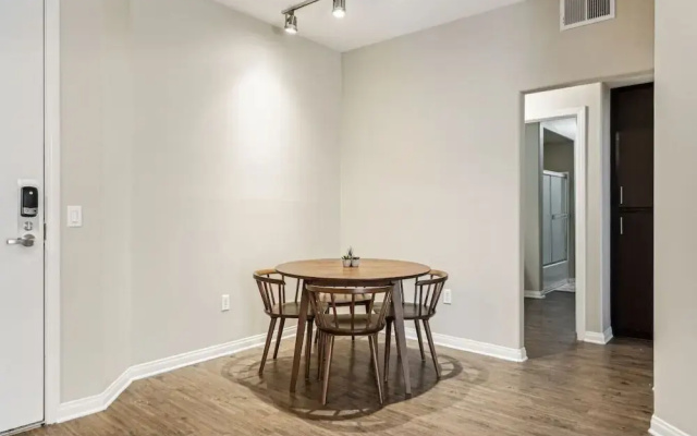 Chic Marina Oasis 5 Star Amenities Central