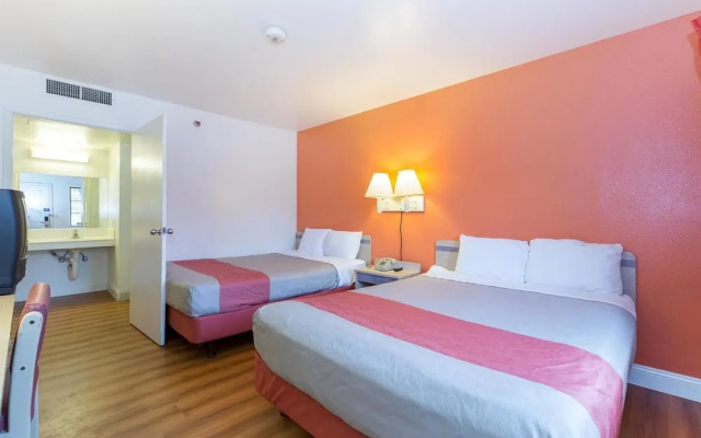 Motel 6 Vallejo - Maritime North