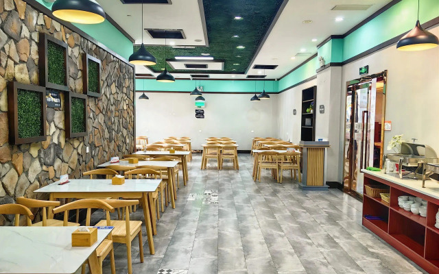 7 Days Premium (Yichang East Railway Station)