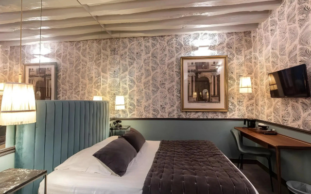 Dauphine Saint Germain Hotel