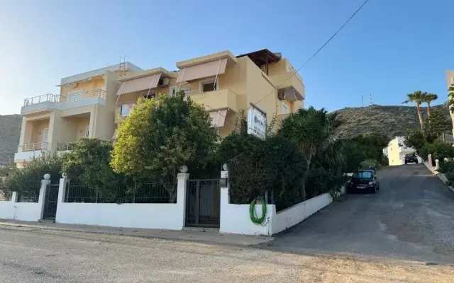 Michalis Studios & Apartments