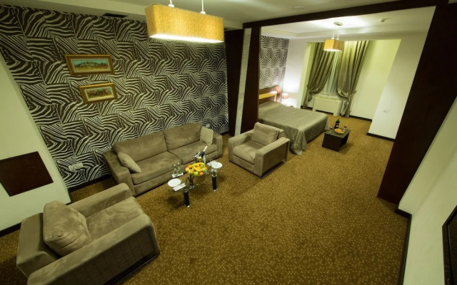 Kaspia Park Hotel