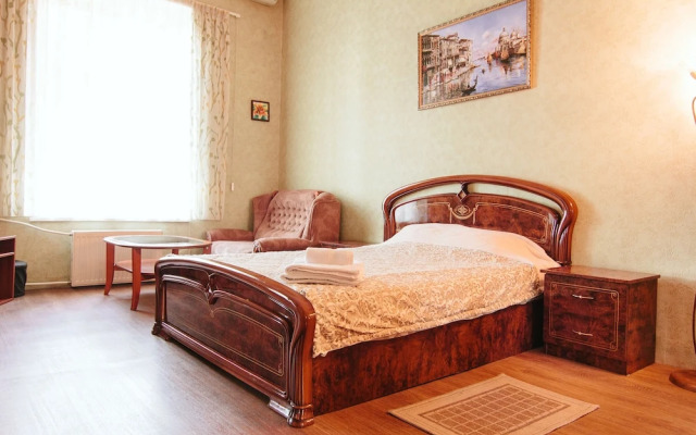 Rent Express Chervony 11