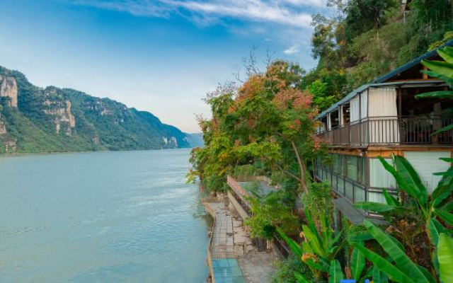 Yuejiang Cliff Hotel