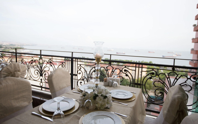 The Grand Mira Hotel