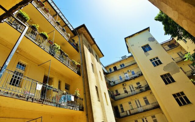 Апартаменты Dfive Apartments - Margharet вид на фасад