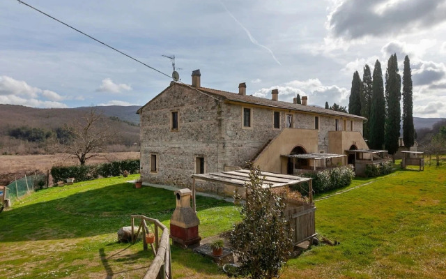 Tranquil Holiday Home in Chianni With Swimming Pool