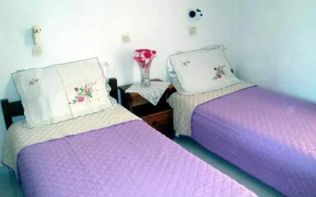 Merryland Studios & Apartments