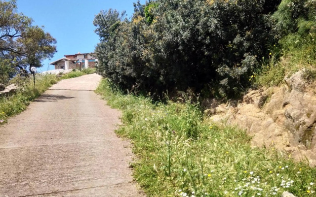 2 bedrooms appartement with enclosed garden at Arbus