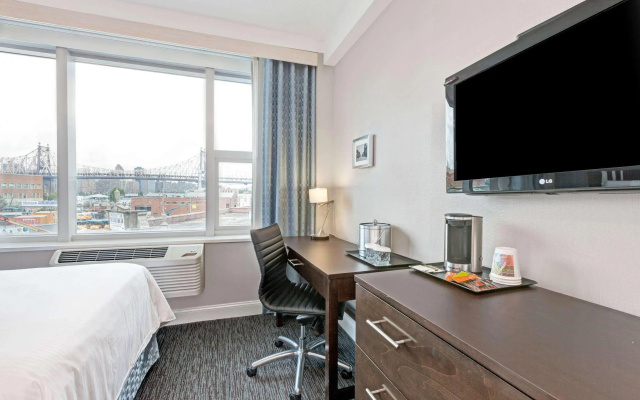 Wyndham Garden Long Island City Manhattan View Hotel