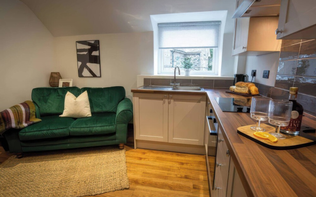 White Willow Apartment