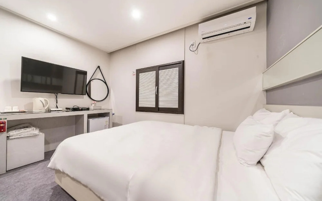 Line Hotel