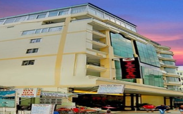 Отель Victorian Nha Trang Hotel Вьетнам, Нячанг - 5 отзывов об отеле, цены и фото номеров - забронировать отель Victorian Nha Trang Hotel онлайн вид на фасад