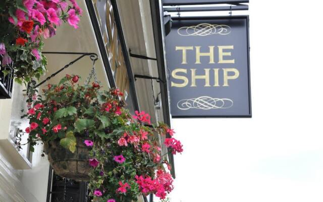 Отель The Ship Inn вид на фасад