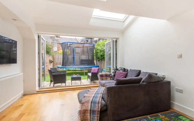 The Jericho Retreat - Bright & Spacious 4BDR Home with Garden