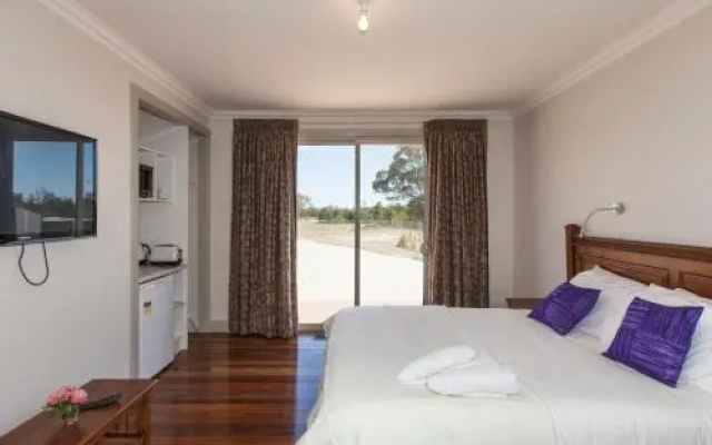 Aurora Manor Rooms