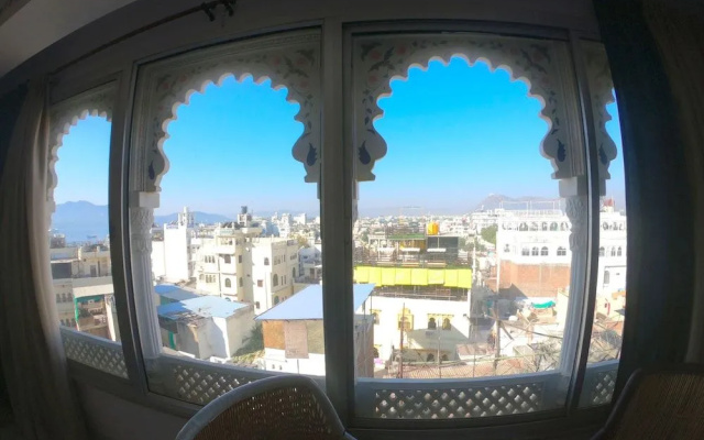 Little Peepal House