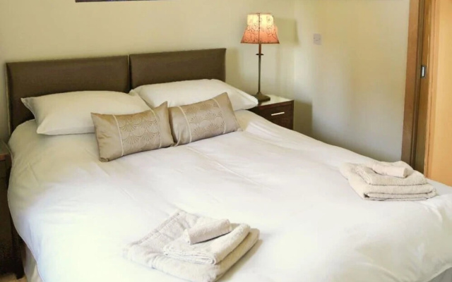 Luxury Cart Lodge set on the farm which featured in the 'Darling Buds of May'