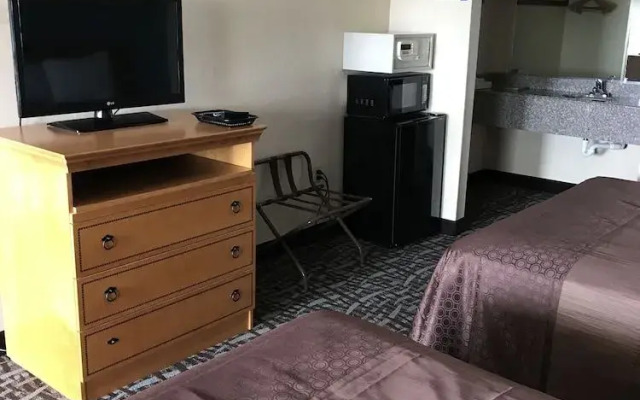 Carolina Inn & Suites of Lake Norman